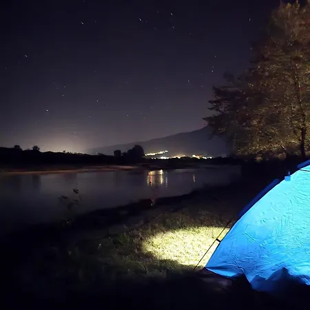 مكان تخييم Shtepez