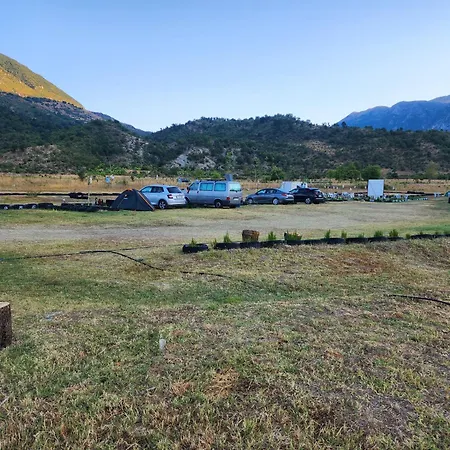 مكان تخييم Shtepez