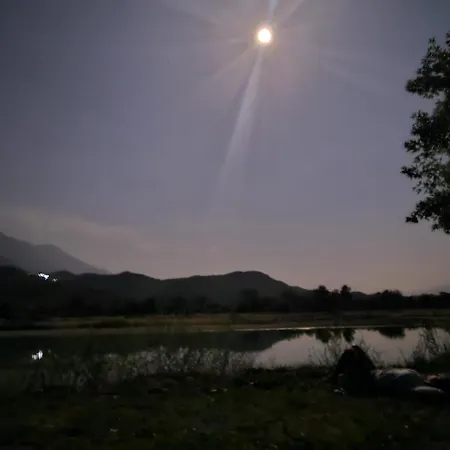 مكان تخييم Shtepez