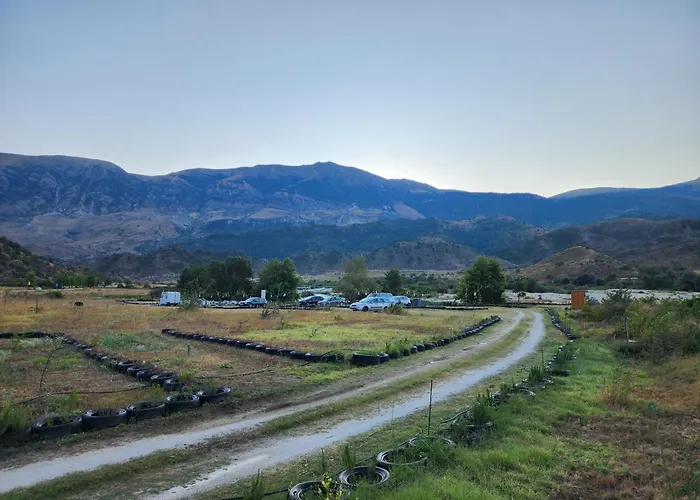 مكان تخييم Shtepez