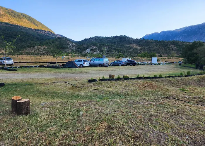 مكان تخييم Shtepez