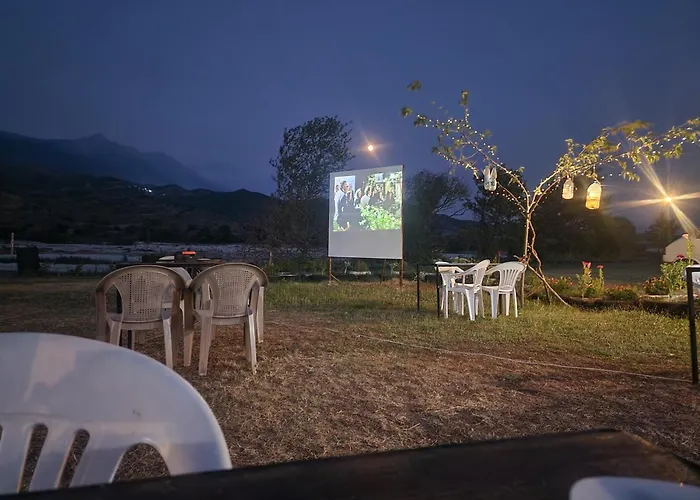 مكان تخييم Shtepez