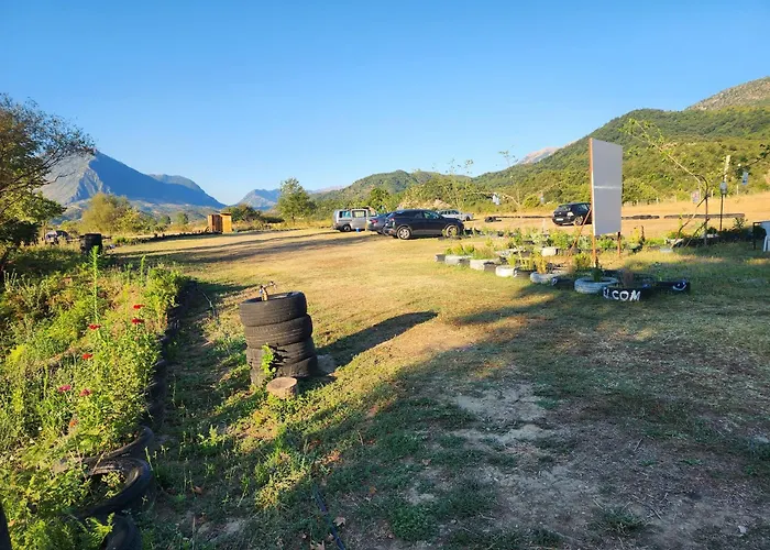 مكان تخييم Shtepez Gjirokastër