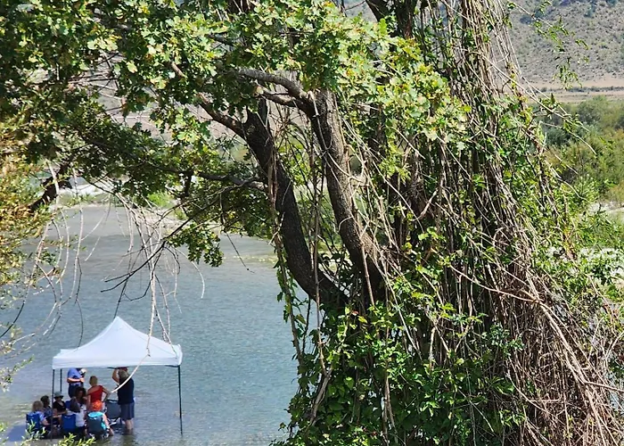 Shtepez مكان تخييم Gjirokastër